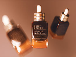 一组化妆品渲染