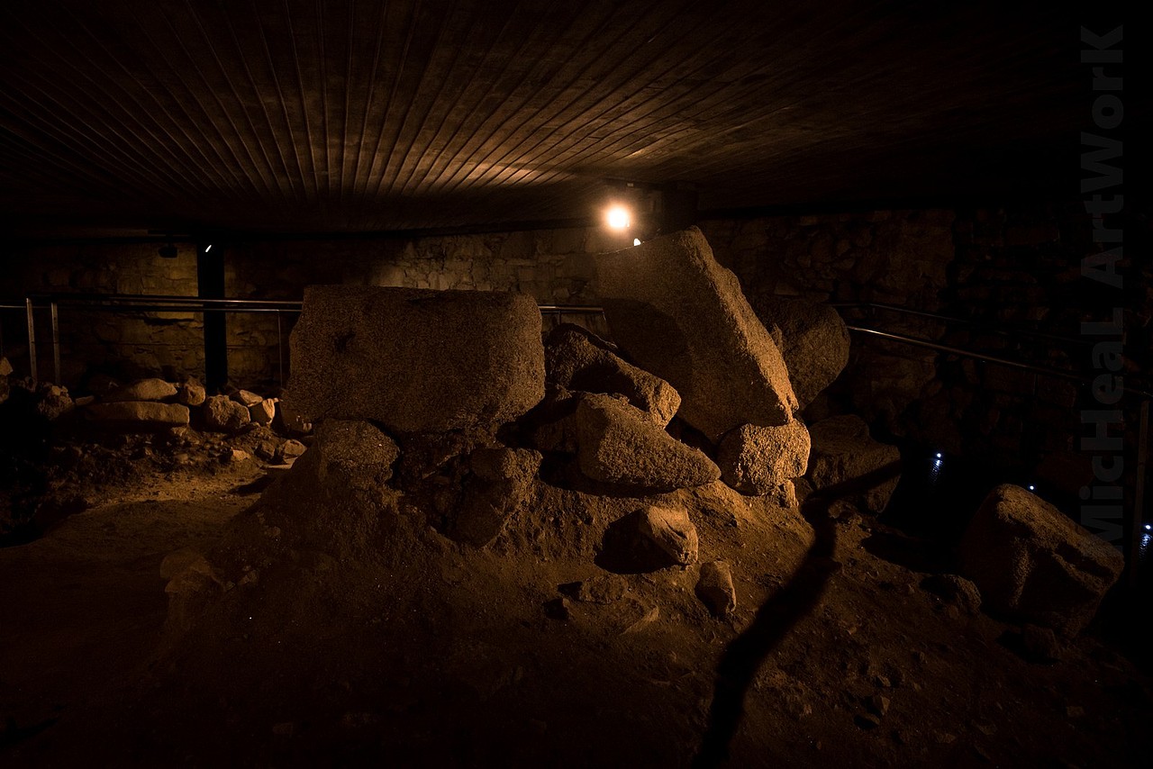 赫拉克罗斯塔底保存着的较为古老的基石部分,如今在进入塔后第一时间就可以看到,这是属于千年文化的沉淀,但是作为历史遗物,它的观赏性并没有多强,更多的在于历史意义。这就要说起很多缺乏观赏性的历史文物在现代并不受到重视的尴尬处境……哎,也确实有点没办法,毕竟我自己也更偏向于欣赏美或者更具有艺术特色的内容,这部分的解说是繁杂的英文和西语,我确实没认真的驻足观赏,如果它能做一些视效讲解,我觉得或许会更有感染力一点,这也是历史类文物我个人最推荐的方式~