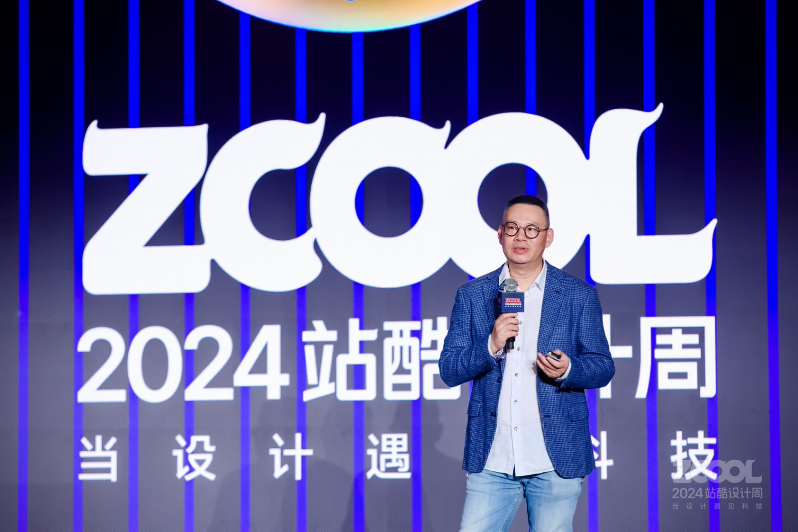 疯传全球的广告如何设计？纽约节吴金君解读AI创意金奖案例｜2024站酷设计周回顾（图ZMTQ5OTc3MDg=） - 资讯 - 站酷设计师站酷设计周原创素材 - 站酷ZCOOL