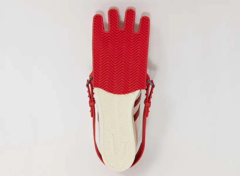 Adidas推出可拆卸运动鞋/被蔚来汽车“萤火虫”丑哭了/隈研吾推出两款木制圣诞树雕塑（图ZMTQ5OTg1OTI=） - 资讯 - 站酷设计师站酷资讯原创素材 - 站酷ZCOOL