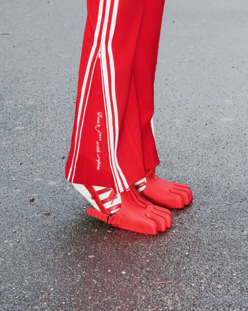 Adidas推出可拆卸运动鞋/被蔚来汽车“萤火虫”丑哭了/隈研吾推出两款木制圣诞树雕塑（图ZMTQ5OTg2MDQ=） - 资讯 - 站酷设计师站酷资讯原创素材 - 站酷ZCOOL