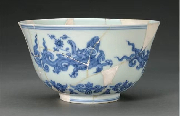 明成化青花夔龙纹碗