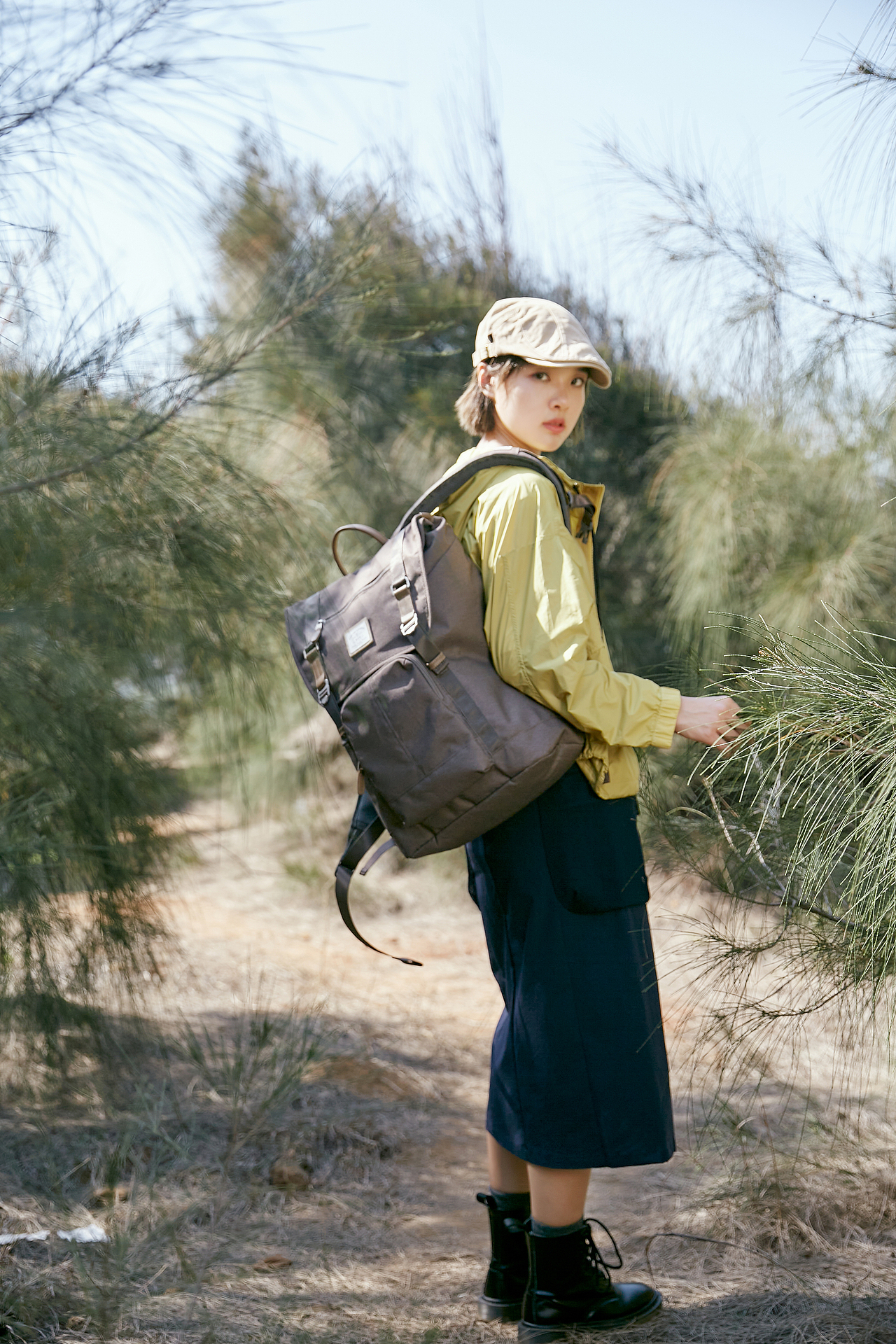 双肩包拍摄｜户外拍摄，商业摄影（图ZMzgzMDcwODM2） - 人像摄影 - 站酷设计师商业摄影FENGZI原创素材 - 站酷ZCOOL