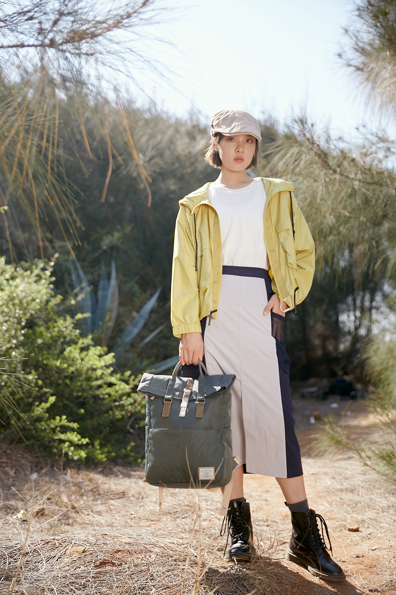 双肩包拍摄｜户外拍摄，商业摄影（图ZMzgzMDcwODMy） - 人像摄影 - 站酷设计师商业摄影FENGZI原创素材 - 站酷ZCOOL