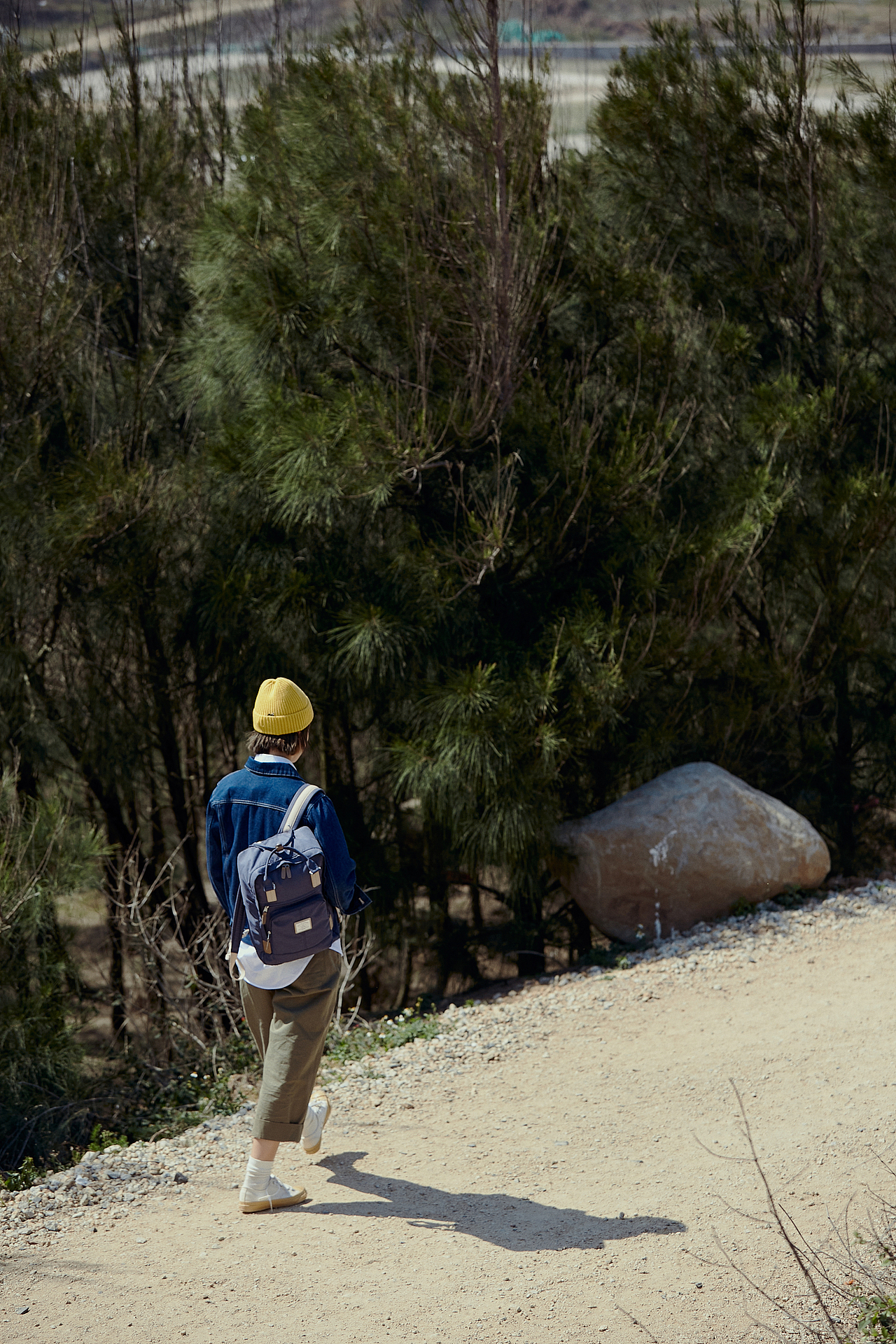 双肩包拍摄｜户外拍摄，商业摄影（图ZMzgzMDcwOTA4） - 人像摄影 - 站酷设计师商业摄影FENGZI原创素材 - 站酷ZCOOL