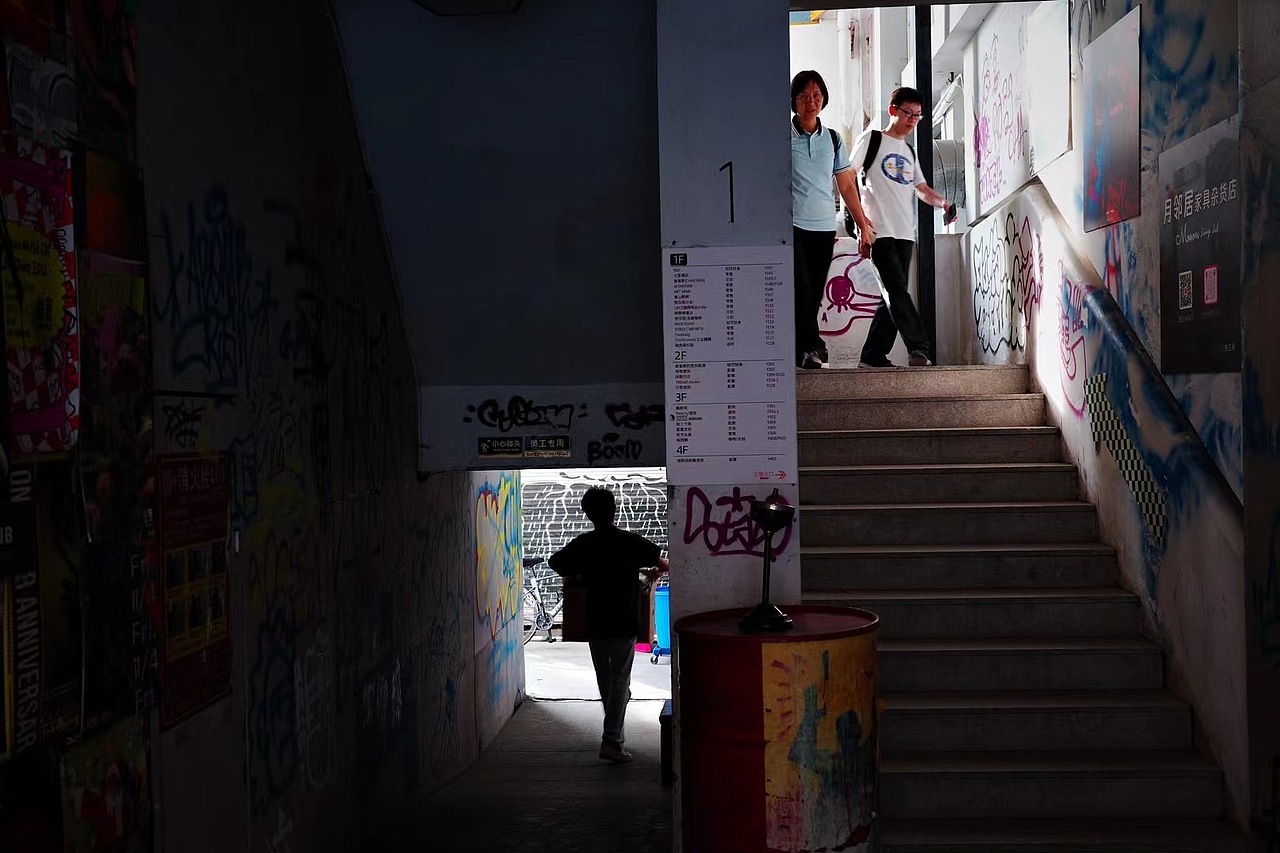 我的2024年街拍集（图ZMzgzMTI4MDYw） - 人文/纪实摄影 - 站酷设计师香蕉皮109原创素材 - 站酷ZCOOL
