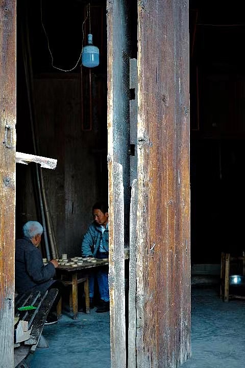 我的2024年街拍集（图ZMzgzMTI4MDky） - 人文/纪实摄影 - 站酷设计师香蕉皮109原创素材 - 站酷ZCOOL