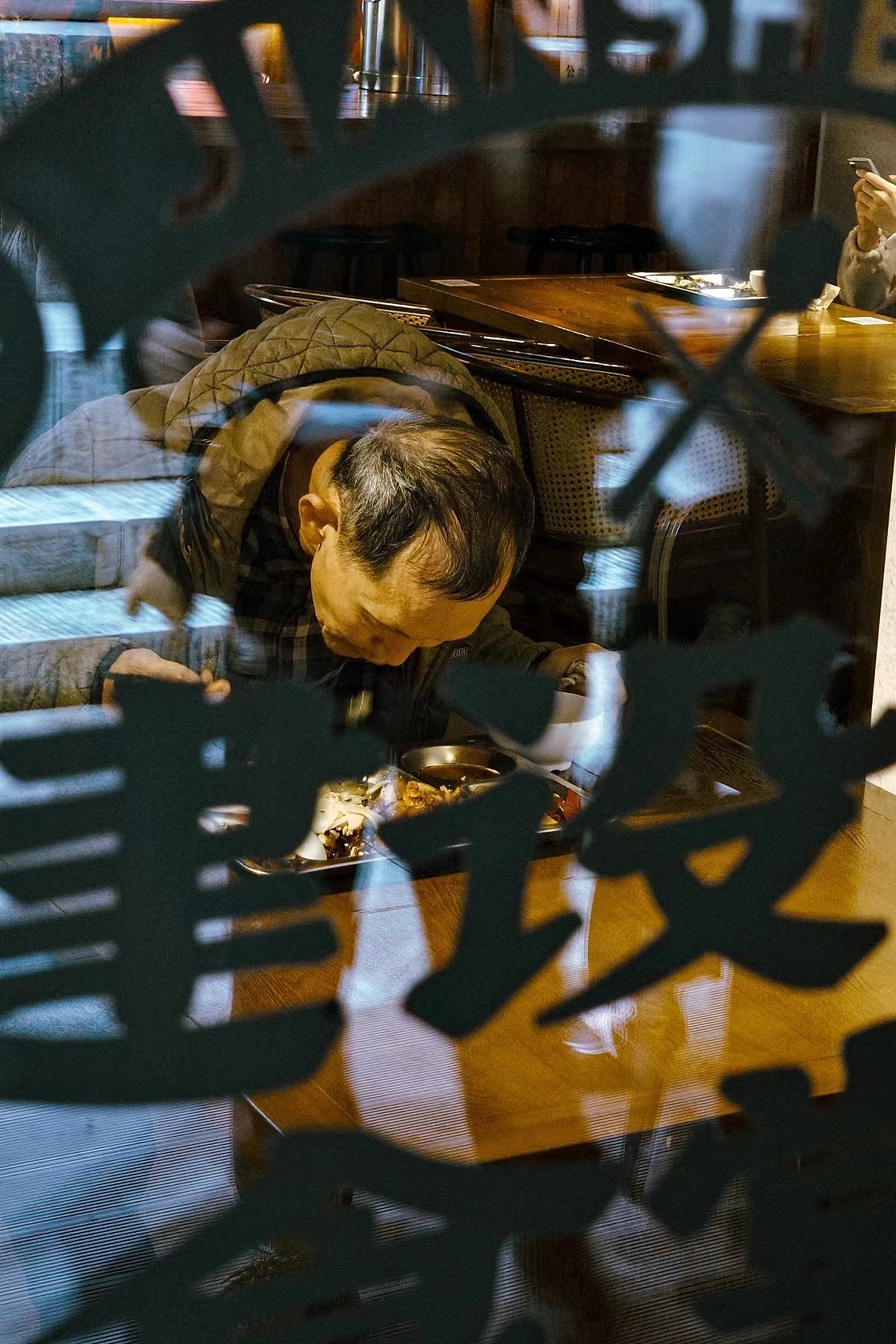 我的2024年街拍集（图ZMzgzMTI4MTYw） - 人文/纪实摄影 - 站酷设计师香蕉皮109原创素材 - 站酷ZCOOL