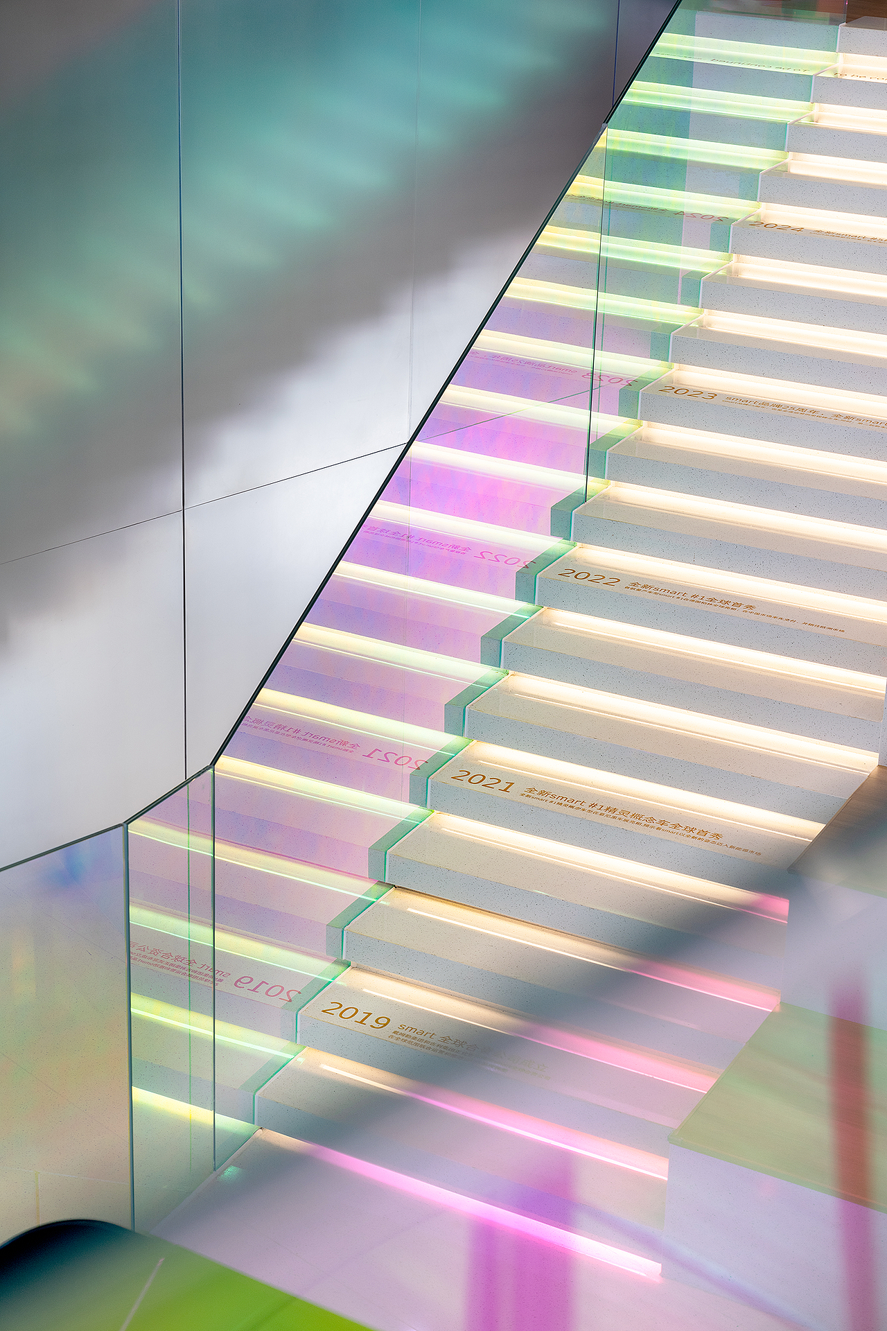 smart Talk｜深圳前海smart纯电汽车旗舰中心（图ZMzgzMjI3NTg4） - 商业空间设计 - 站酷设计师ARCHIHOPE朱海博原创素材 - 站酷ZCOOL