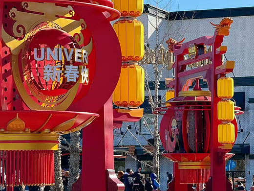 新年美陈巨型灯笼：点亮新春的璀璨艺术