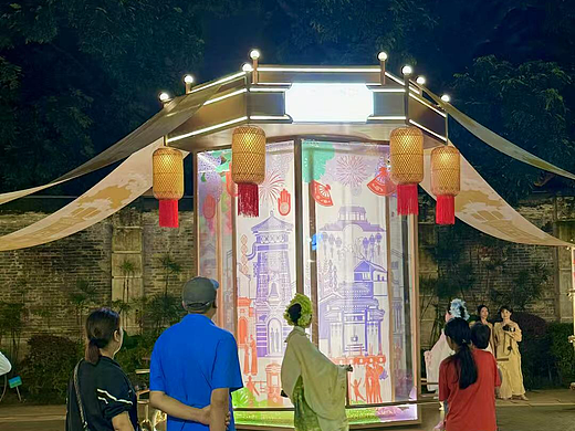 新年美陈大型灯笼装置：点亮新春的艺术之光