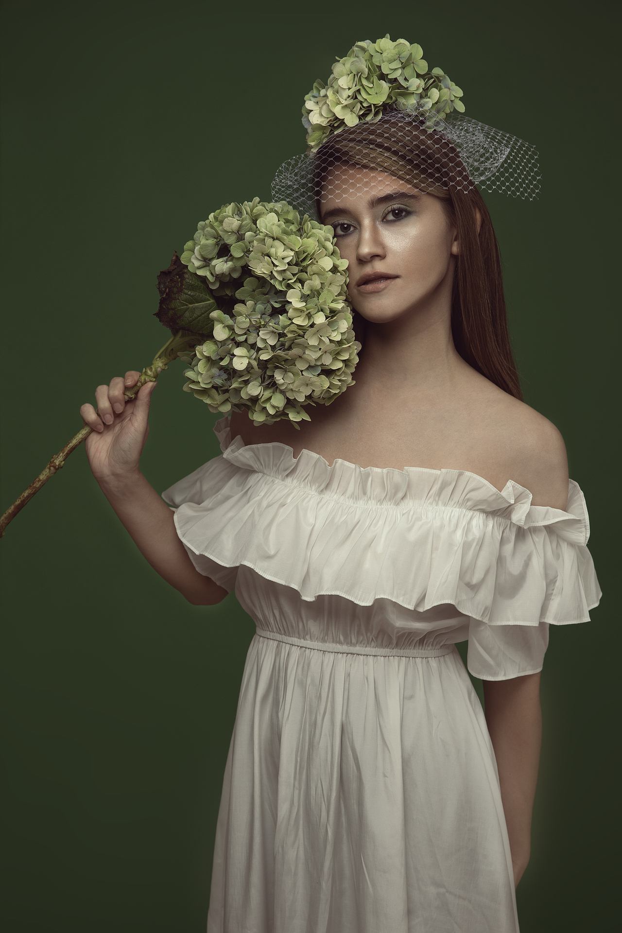 杂志风纯色背景女模特（图ZMzgzMzEwNTEy） - 人像摄影 - 站酷设计师是小板栗原创素材 - 站酷ZCOOL