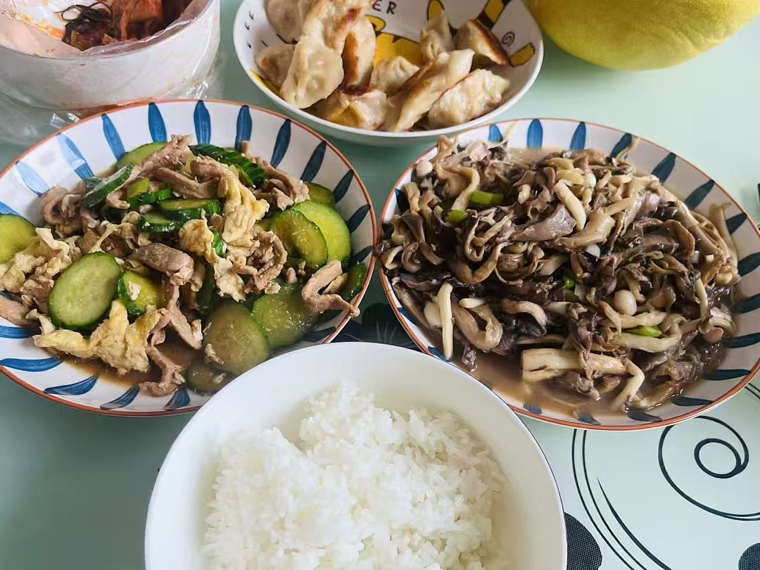 午餐（图ZMzgzMzI1MzI0） - 环境/建筑摄影 - 站酷设计师独家授权小李子阿原创素材 - 站酷ZCOOL