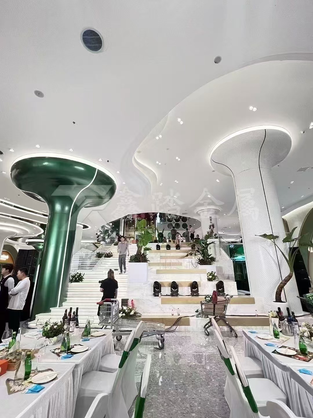 翡翠绿不锈钢喇叭包柱 室内金属装饰工艺制品定做(图ZMzgzNjM5NjIw) - 工艺品设计 - 站酷设计师w13927702320原创素材 - 站酷ZCOOL