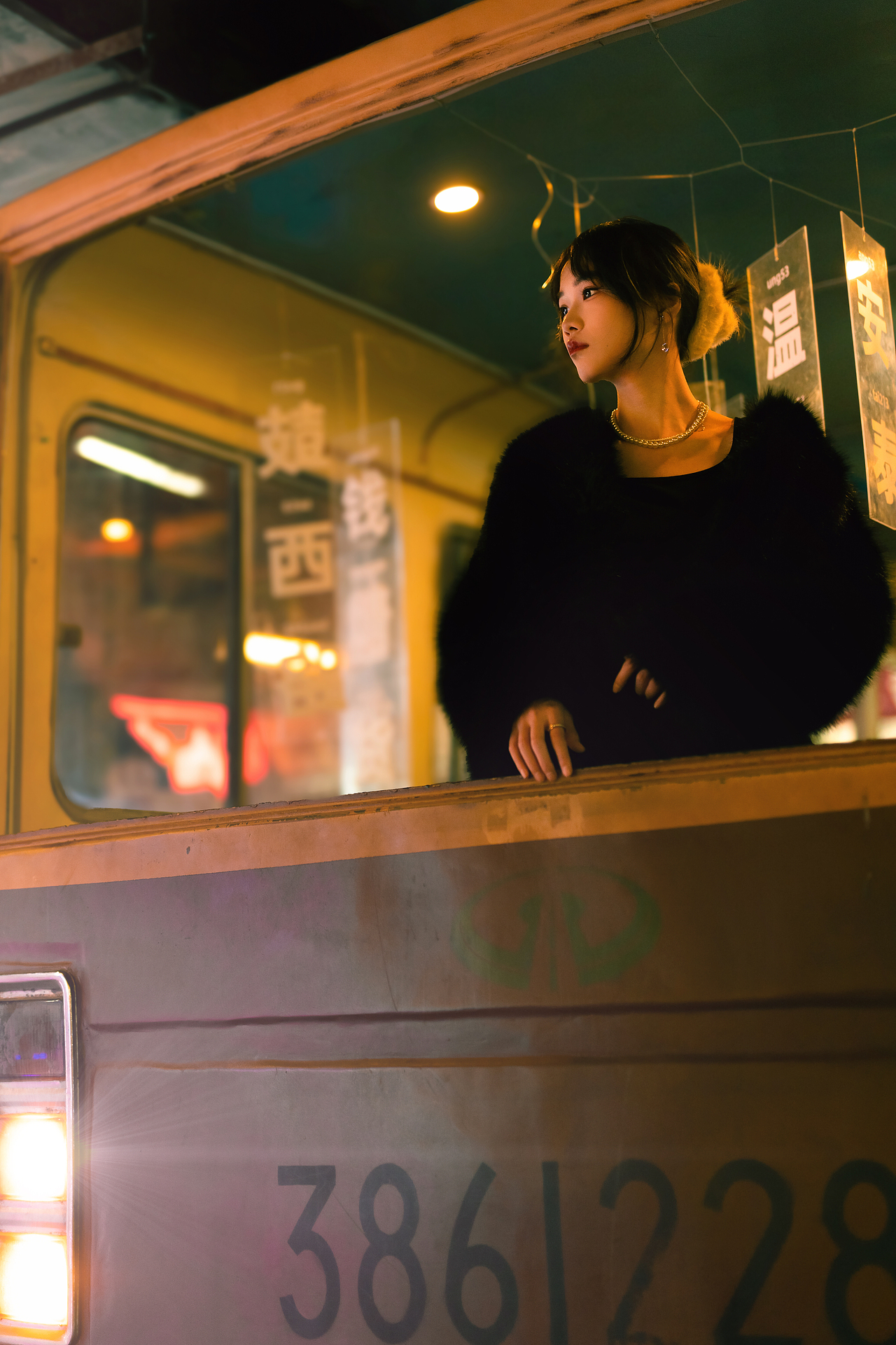 情绪人像丨《繁花梦影：复刻电视剧中的时尚与华丽》（图ZMzgzNjcwNjQw） - 人像摄影 - 站酷设计师莱叔叔原创素材 - 站酷ZCOOL