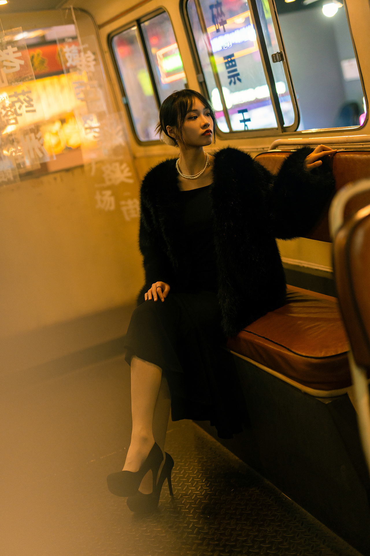 情绪人像丨《繁花梦影：复刻电视剧中的时尚与华丽》（图ZMzgzNjcwNzQ4） - 人像摄影 - 站酷设计师莱叔叔原创素材 - 站酷ZCOOL