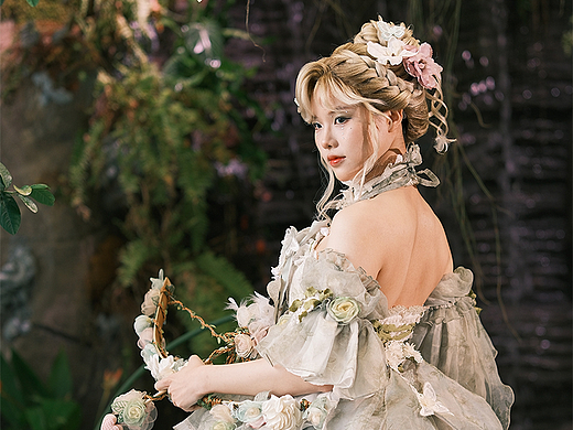 碌碌如玉，珞珞如石