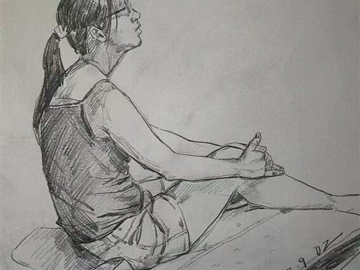 黑白线条的魅力：静坐女子的素描时光