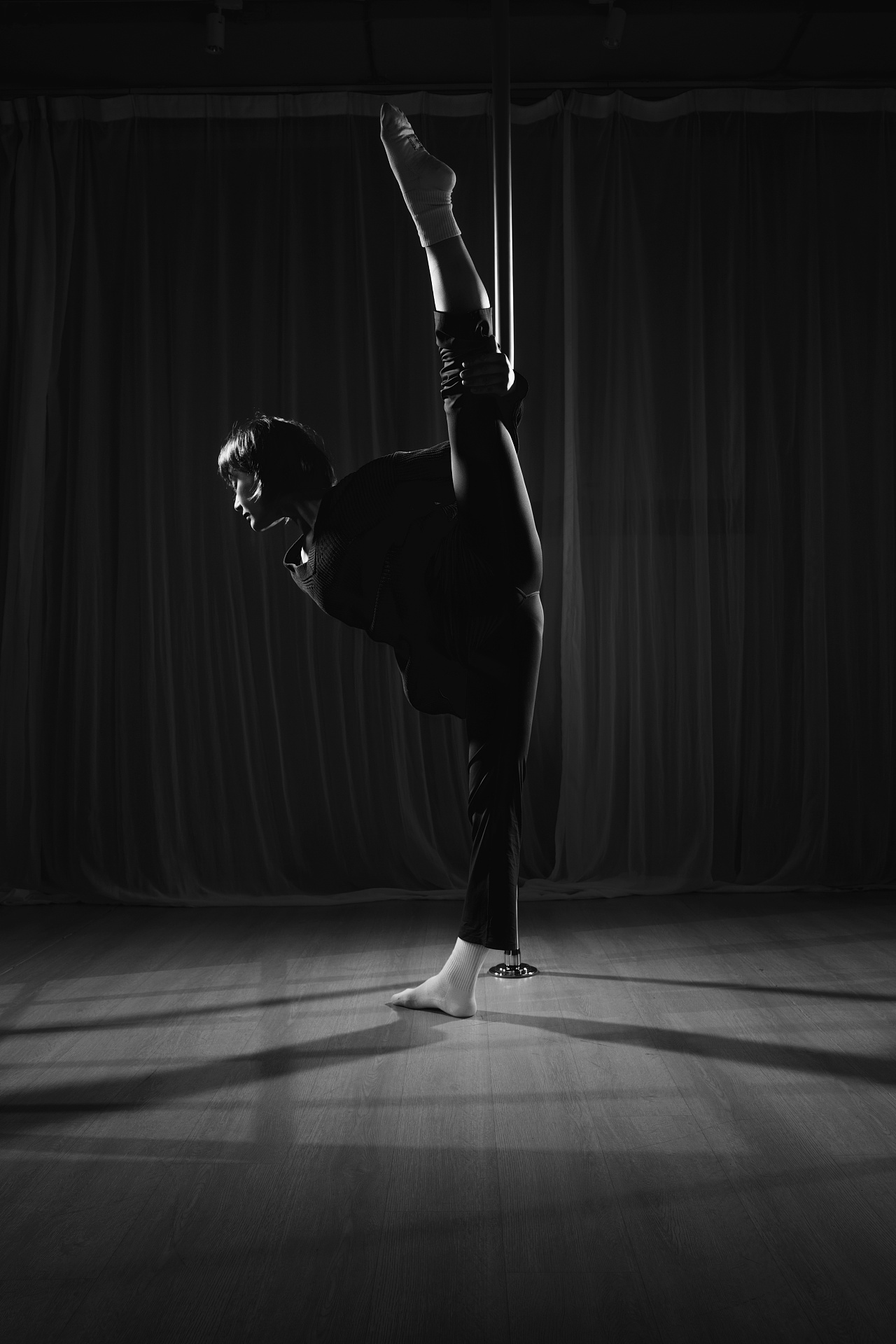 黑白影调舞者人像（图ZMzgzNzgyODY0） - 人像摄影 - 站酷设计师寂寞梧桐1980原创素材 - 站酷ZCOOL
