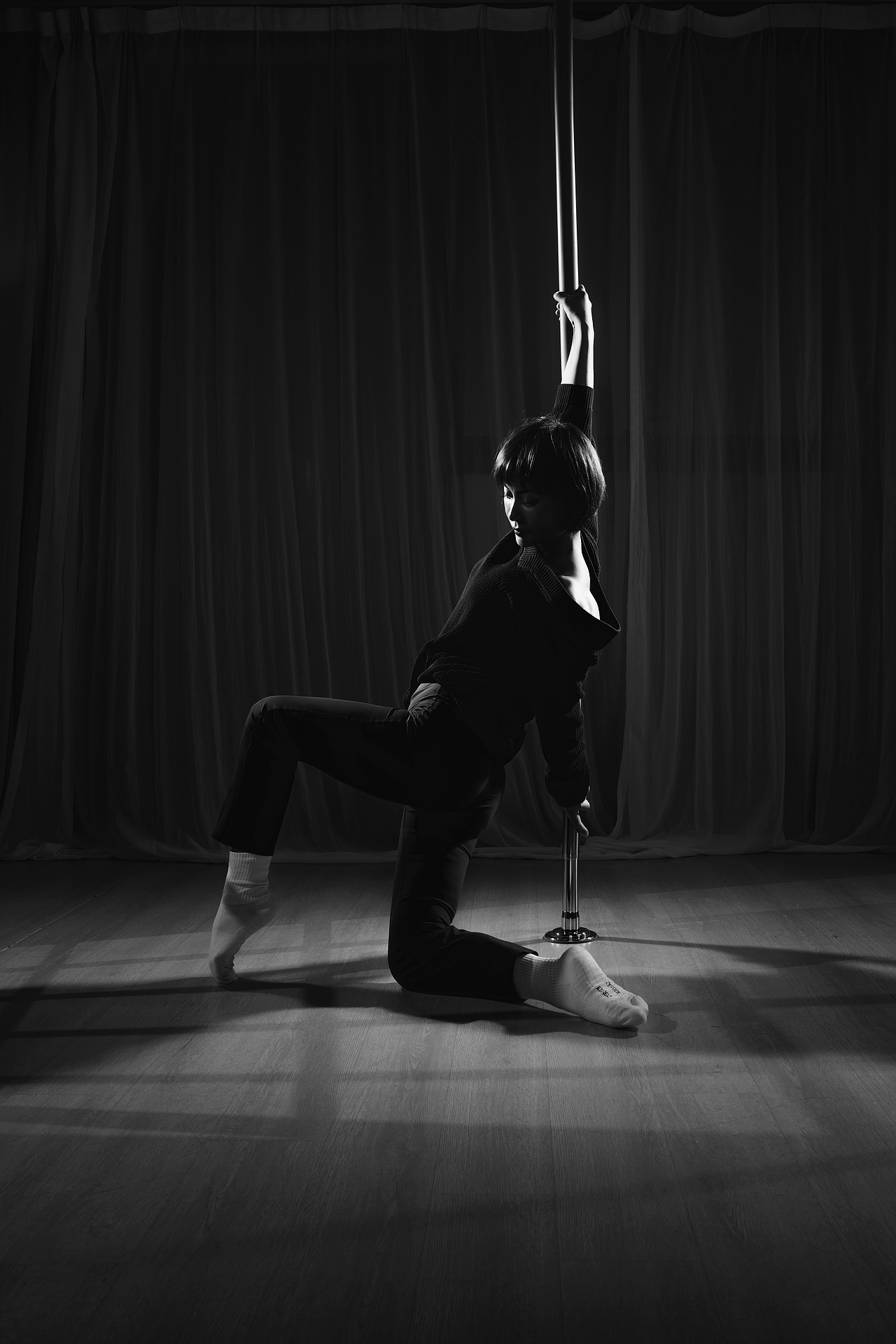 黑白影调舞者人像（图ZMzgzNzgyODky） - 人像摄影 - 站酷设计师寂寞梧桐1980原创素材 - 站酷ZCOOL