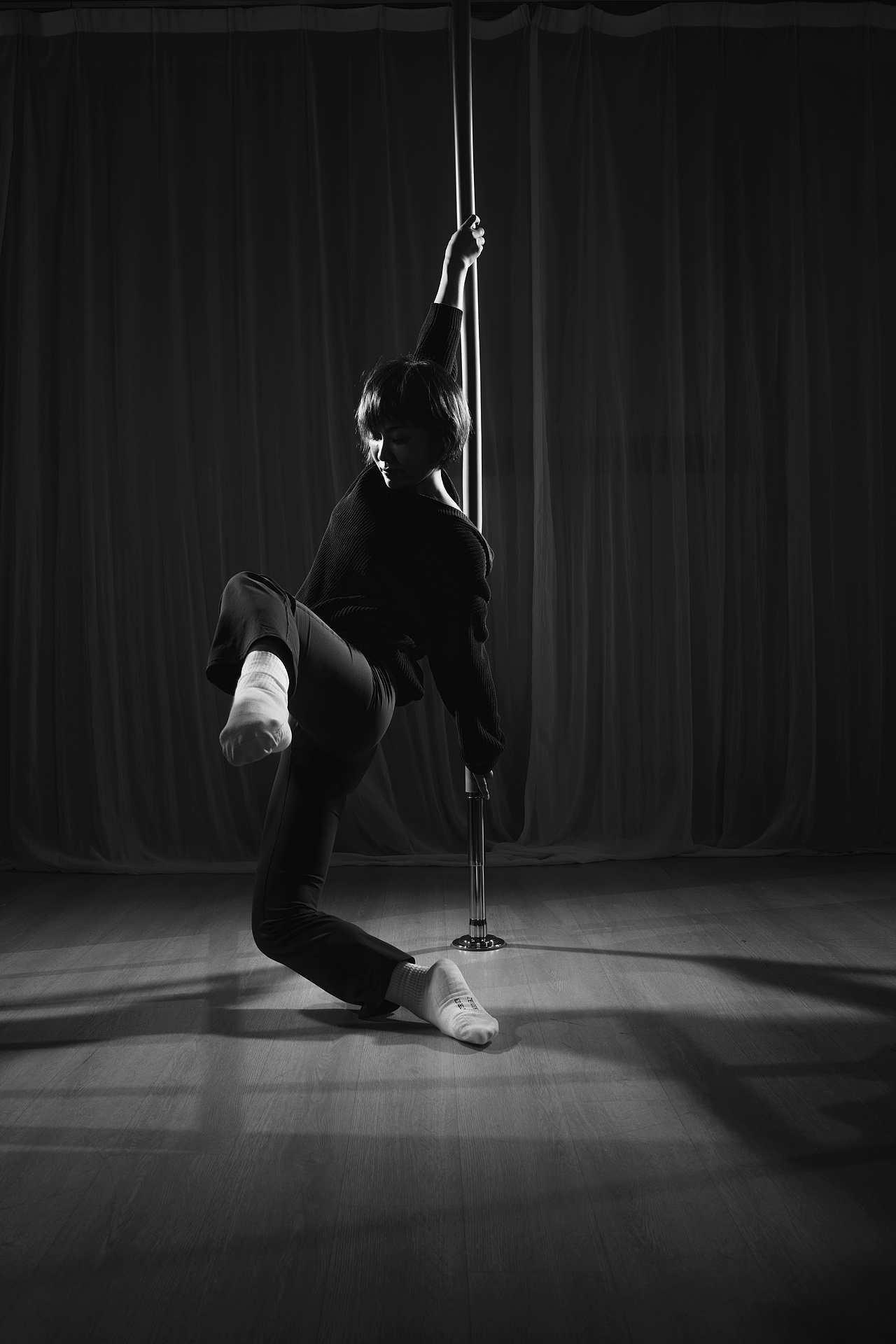 黑白影调舞者人像（图ZMzgzNzgyODg4） - 人像摄影 - 站酷设计师寂寞梧桐1980原创素材 - 站酷ZCOOL