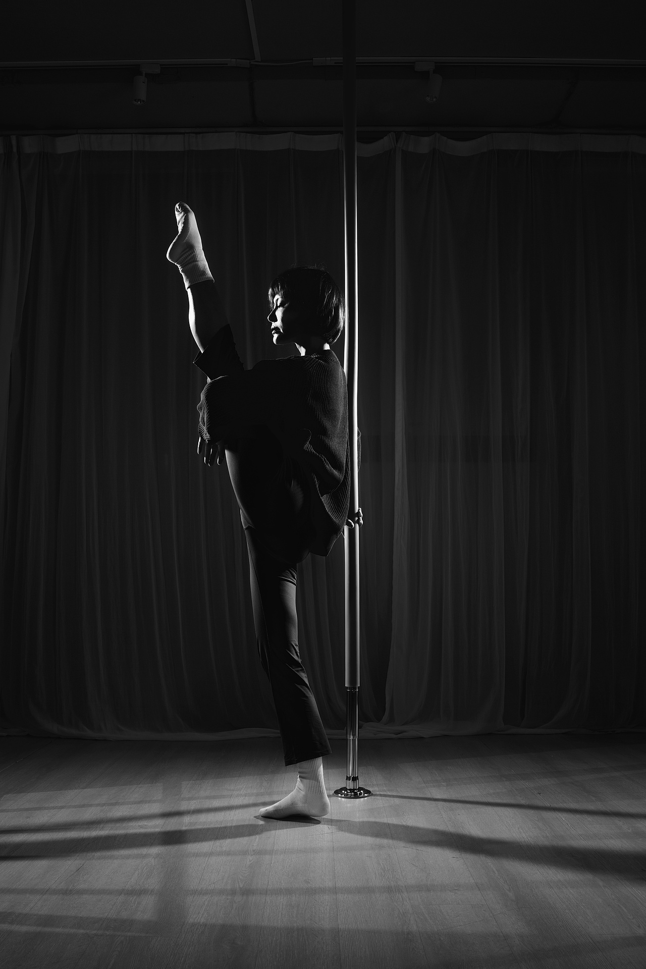 黑白影调舞者人像（图ZMzgzNzgyODYw） - 人像摄影 - 站酷设计师寂寞梧桐1980原创素材 - 站酷ZCOOL