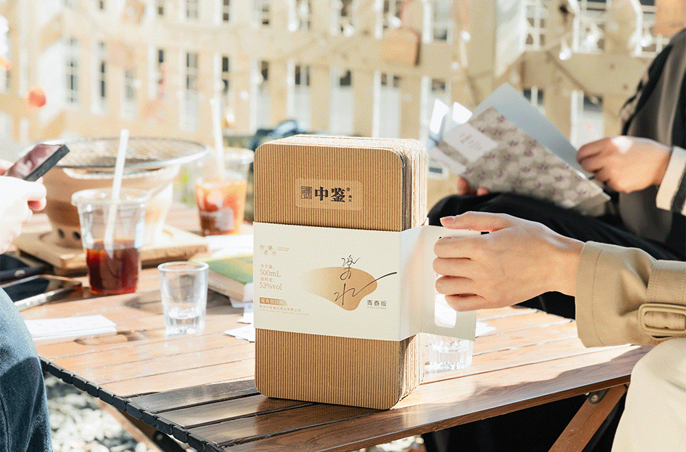 左和右 x 中鉴 · 乐水 | 随行，自然随心