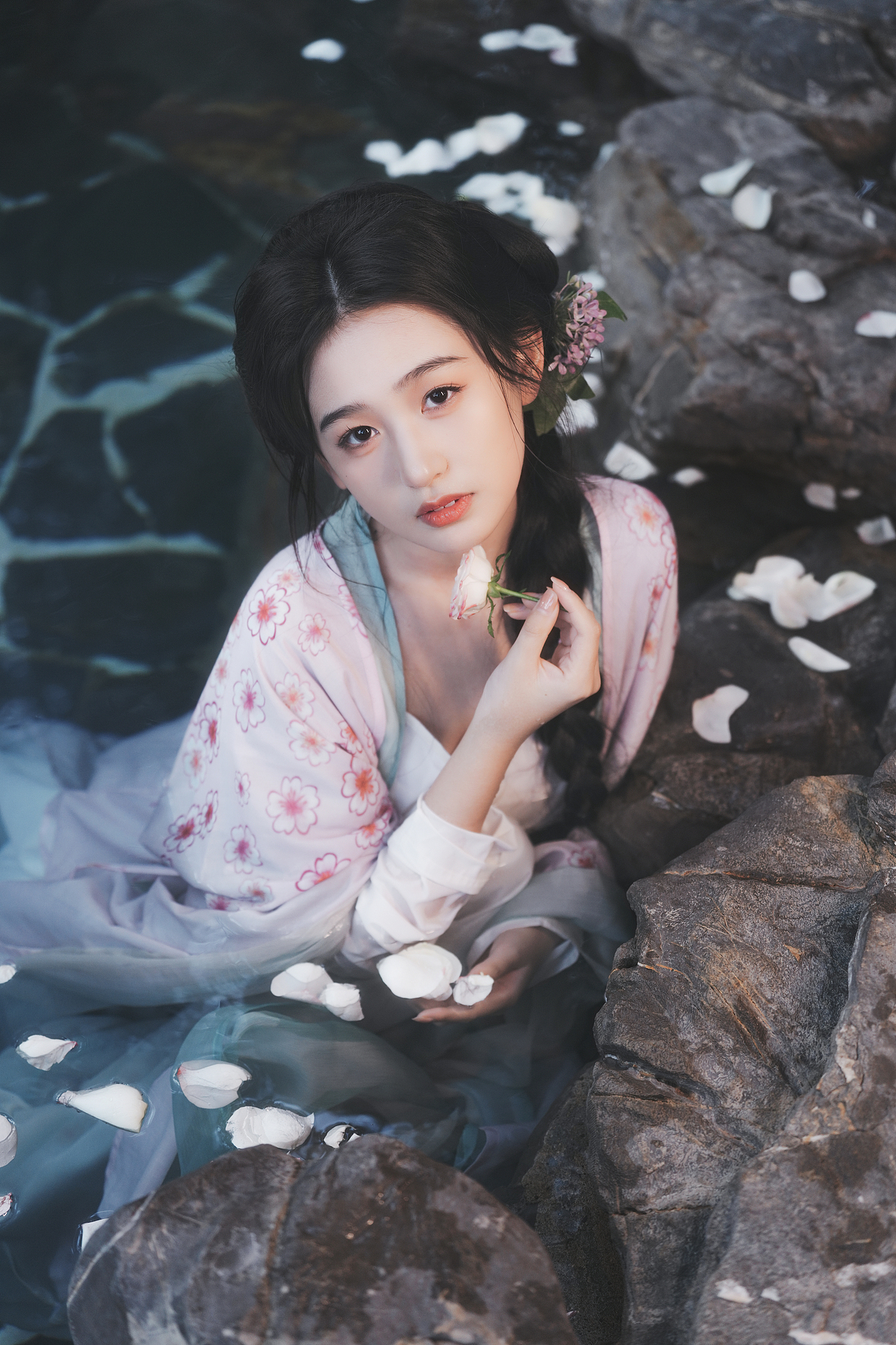 水中花（图ZMzgzODg1OTU2） - 人像摄影 - 站酷设计师忱瑾子原创素材 - 站酷ZCOOL