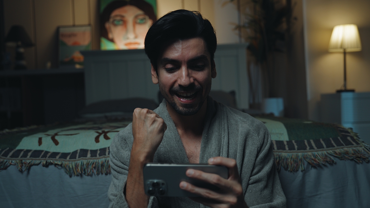 手机钢化膜的亚马逊商业广告