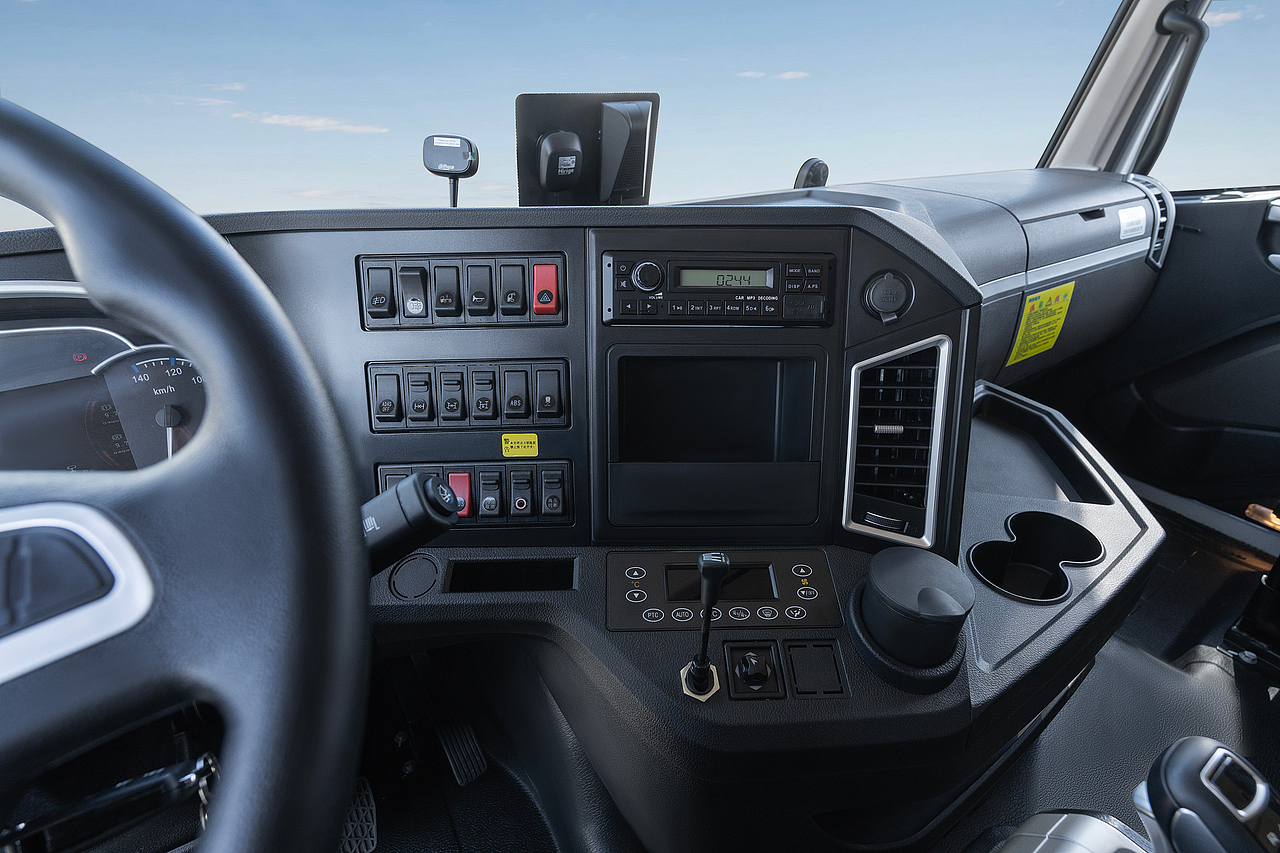 汽车修图（图ZMzg0MDM0NzY4） - 修图/后期 - 站酷设计师修图小刘原创素材 - 站酷ZCOOL