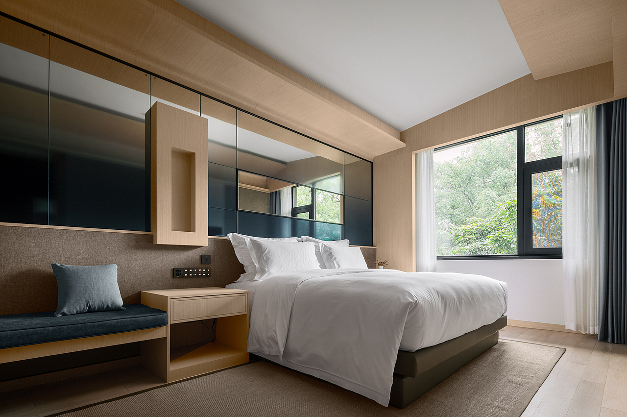 Wine City Hotel |“ 润 ”物无声
