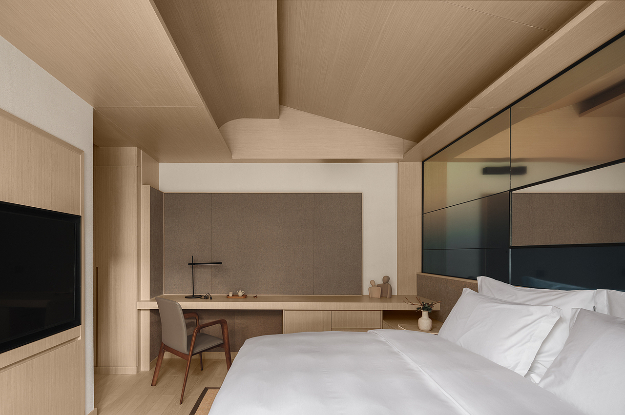 Wine City Hotel |“ 润 ”物无声
