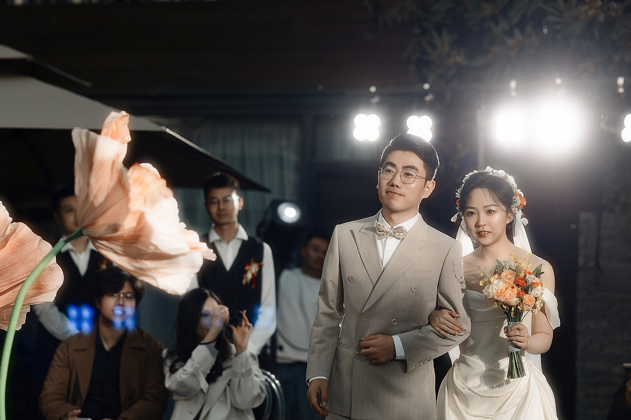 婚礼跟拍|夜幕下明亮的你