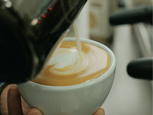 偶尔参观下老朋友的工厂,顺便上上手