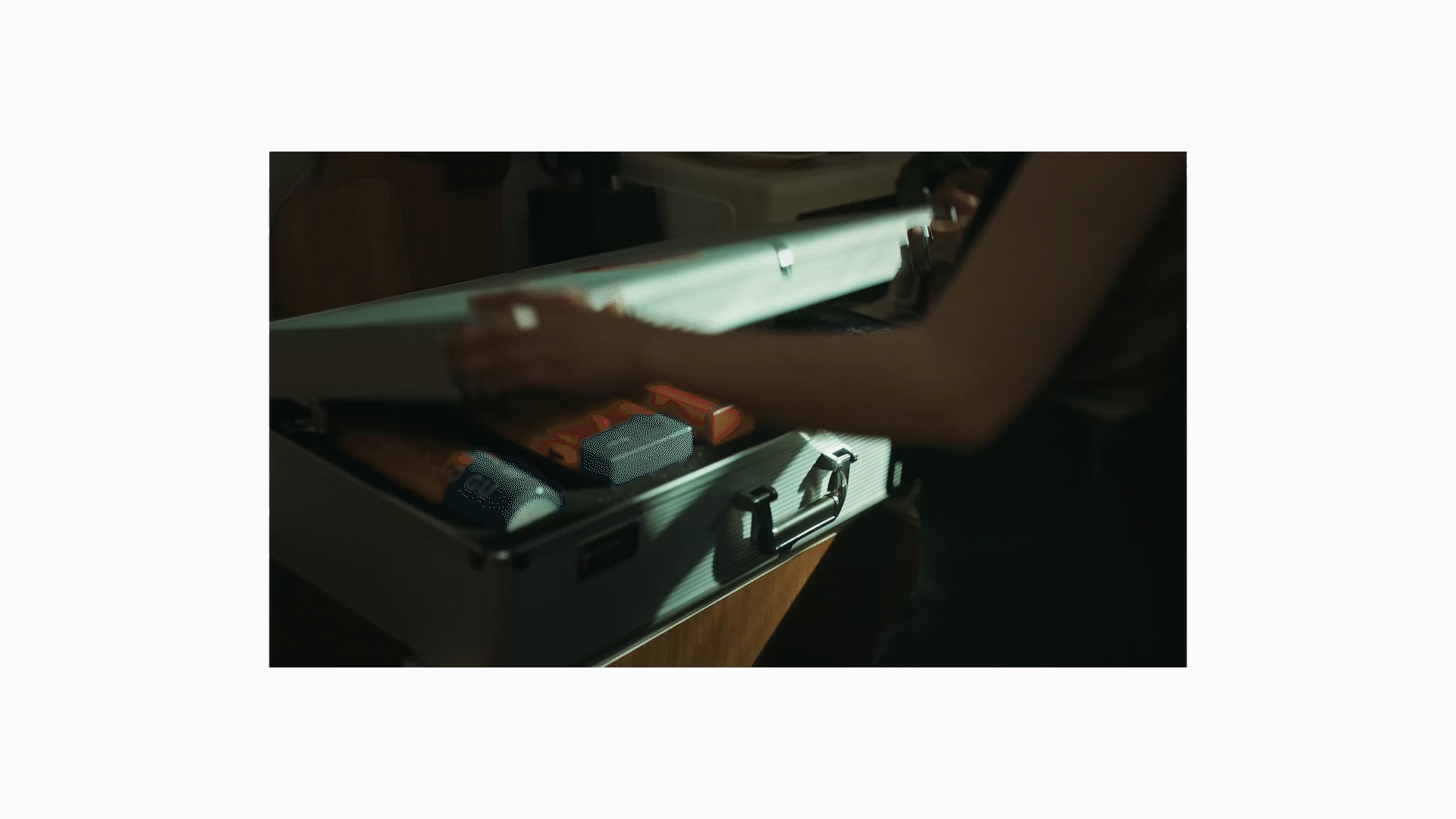 虫小谷超级新锐品牌战略塑造(图ZMzg0MjQzMjIw) - 电商 - 站酷设计师松鼠跃动战略咨询原创素材 - 站酷ZCOOL