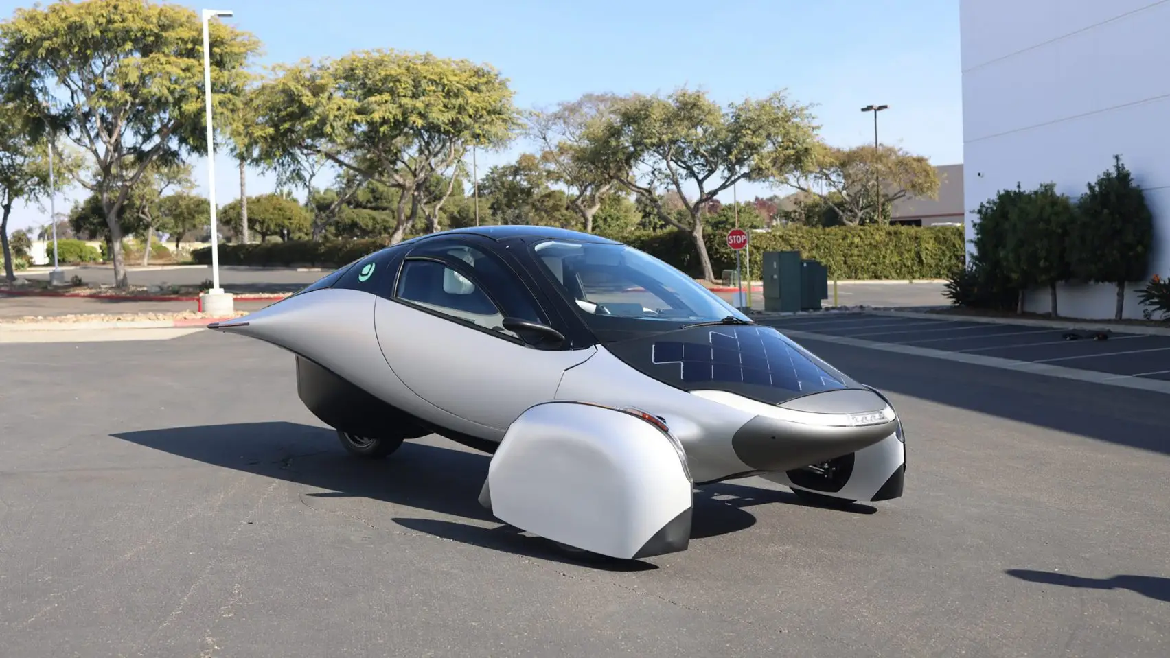 Aptera展示“可量产”的太阳能汽车/雅马哈27年来首次改标/2025新加坡艺术周将启幕（图ZMTUwMTQ3OTY=） - 资讯 - 站酷设计师站酷资讯原创素材 - 站酷ZCOOL