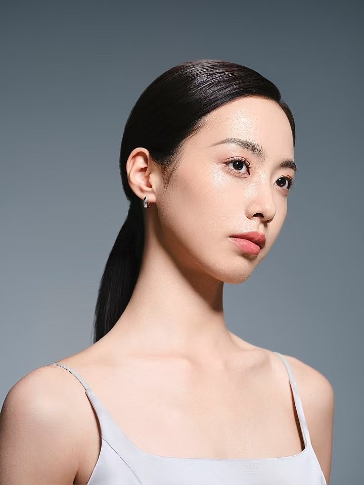 汤臣倍健Yep磁感小粉瓶2.0（图ZMzg0NDUwMjE2） - 人像摄影 - 站酷设计师BrownSo_原创素材 - 站酷ZCOOL