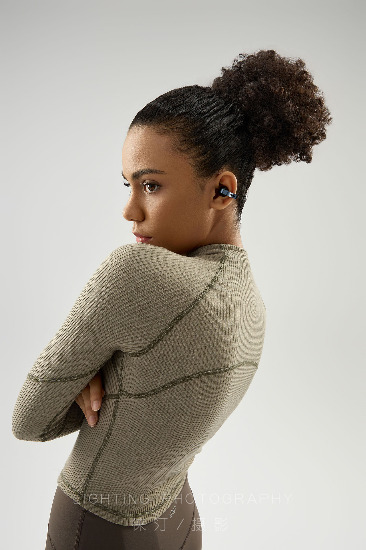 耳机形象图/黑模（图ZMzg0NDU5Mzg4） - 产品摄影 - 站酷设计师深圳徕汀摄影原创素材 - 站酷ZCOOL