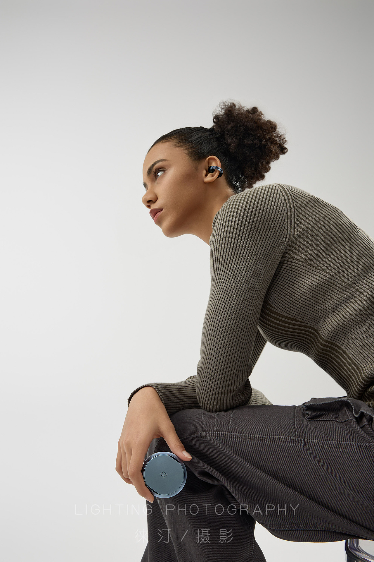 耳机形象图/黑模（图ZMzg0NDU5NDA4） - 产品摄影 - 站酷设计师深圳徕汀摄影原创素材 - 站酷ZCOOL