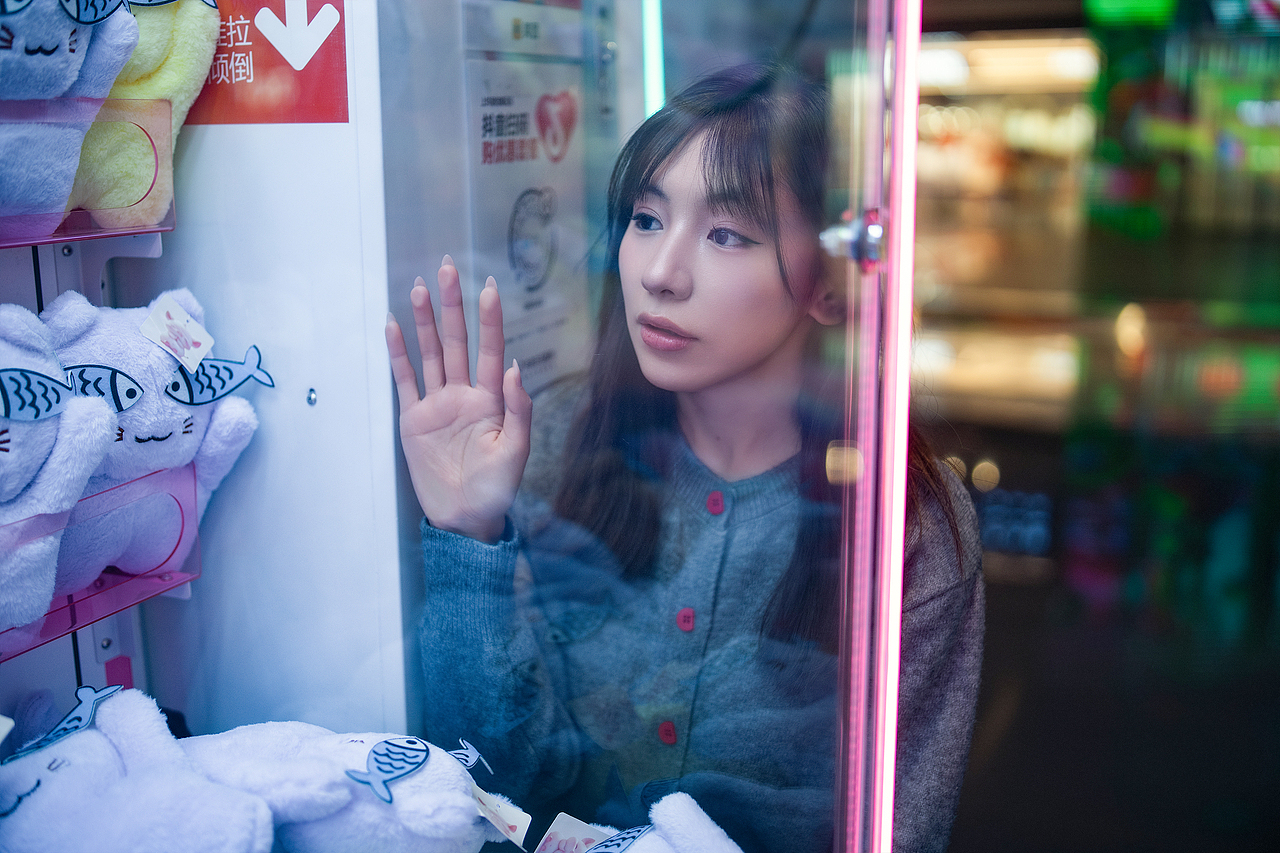 冬天，让我们靠近一点点：新春商场少女人像摄影（图ZMzg0NDY0NDQw） - 人像摄影 - 站酷设计师wangxj990原创素材 - 站酷ZCOOL