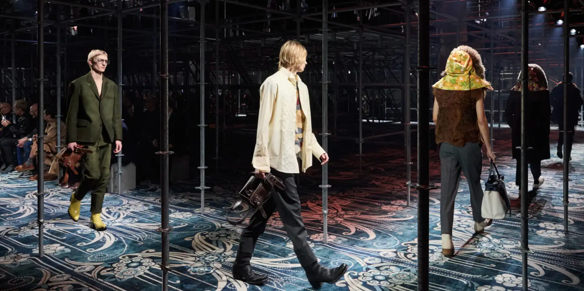特朗普新版白宫LOGO正式启用/Prada FW25 布景设计采用脚手架形式（图ZMTUwMTk2NDQ=） - 资讯 - 站酷设计师站酷资讯原创素材 - 站酷ZCOOL