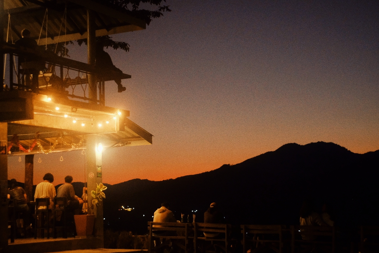 田间地头的迷幻落日
