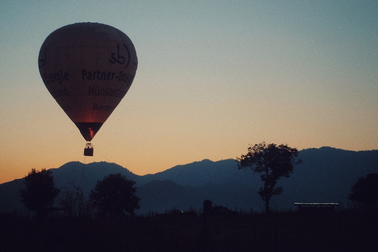 田间地头的迷幻落日
