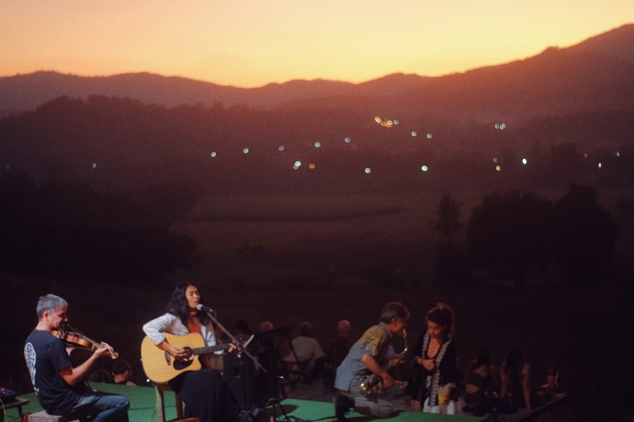 田间地头的迷幻落日