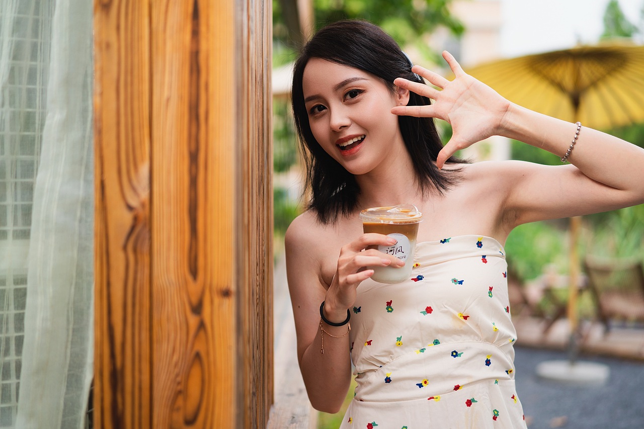 河边的咖啡厅（图ZMzg0NzExNDEy） - 人像摄影 - 站酷设计师sundayxeon原创素材 - 站酷ZCOOL