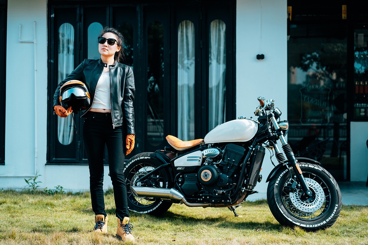 机车人像（图ZMzg0NzExNjA0） - 人像摄影 - 站酷设计师sundayxeon原创素材 - 站酷ZCOOL