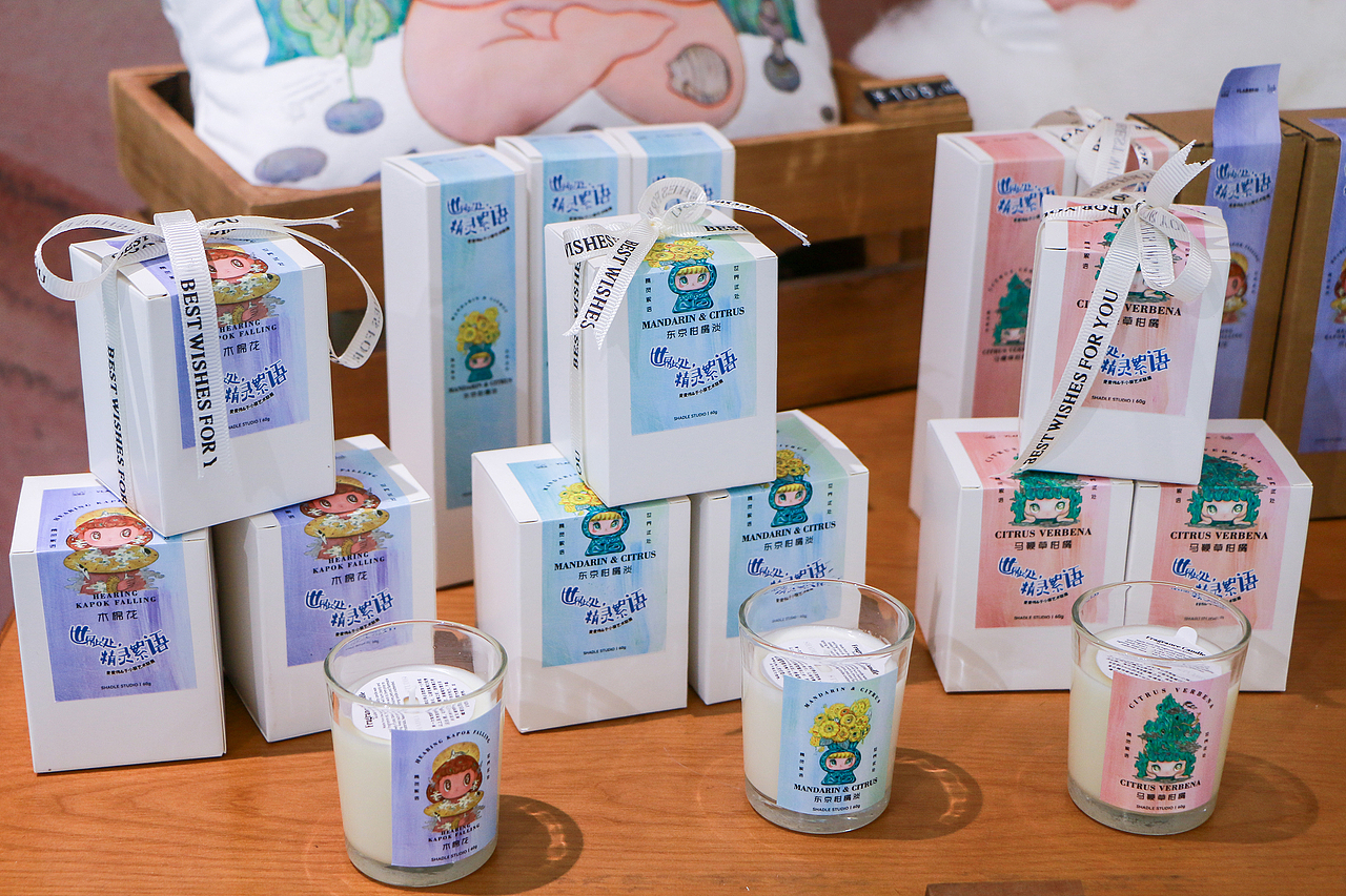 商业美陈+艺术展《世界此处,精灵絮语》