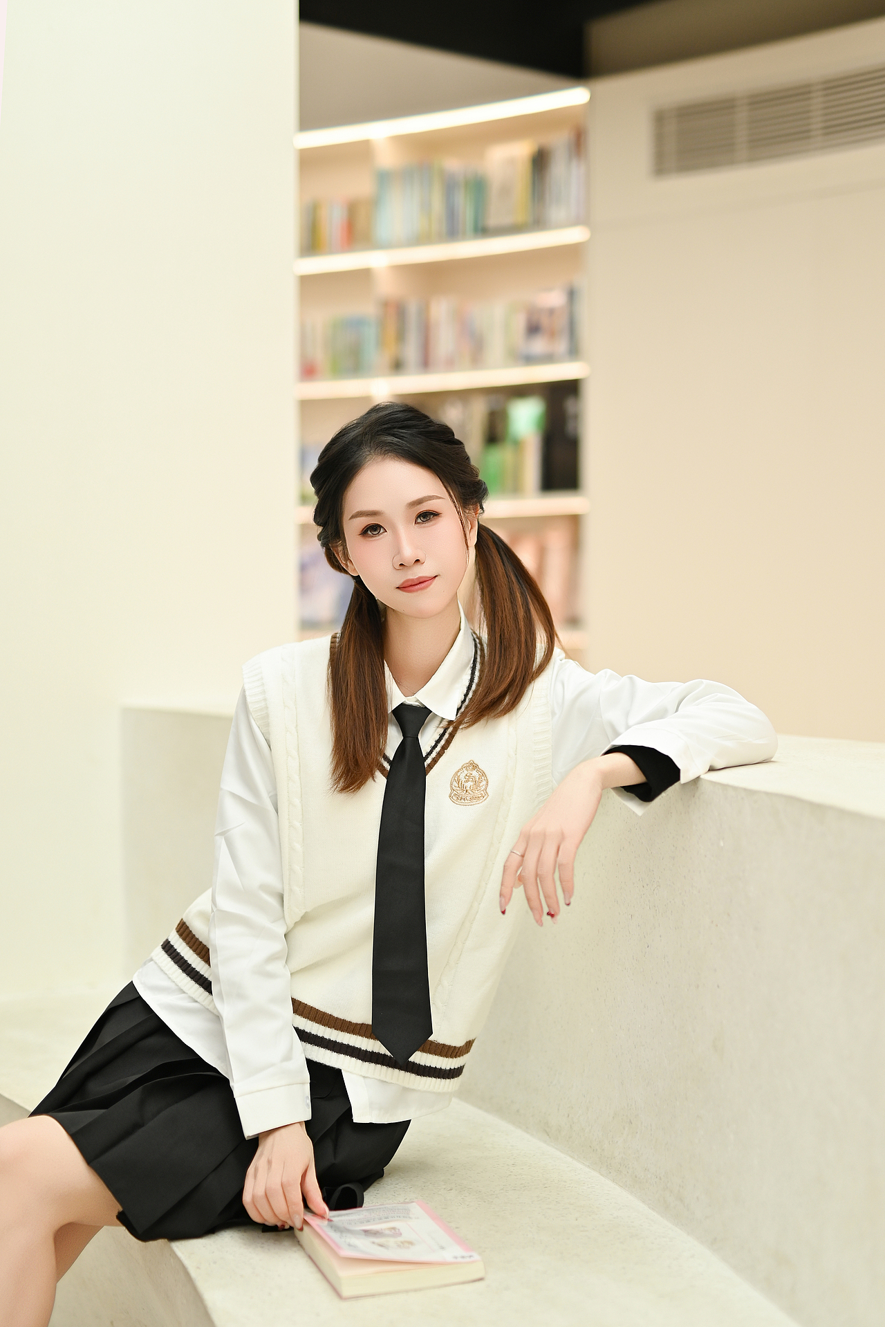 书店（图ZMzg0ODQ1Mzg4） - 人像摄影 - 站酷设计师GawainLee原创素材 - 站酷ZCOOL