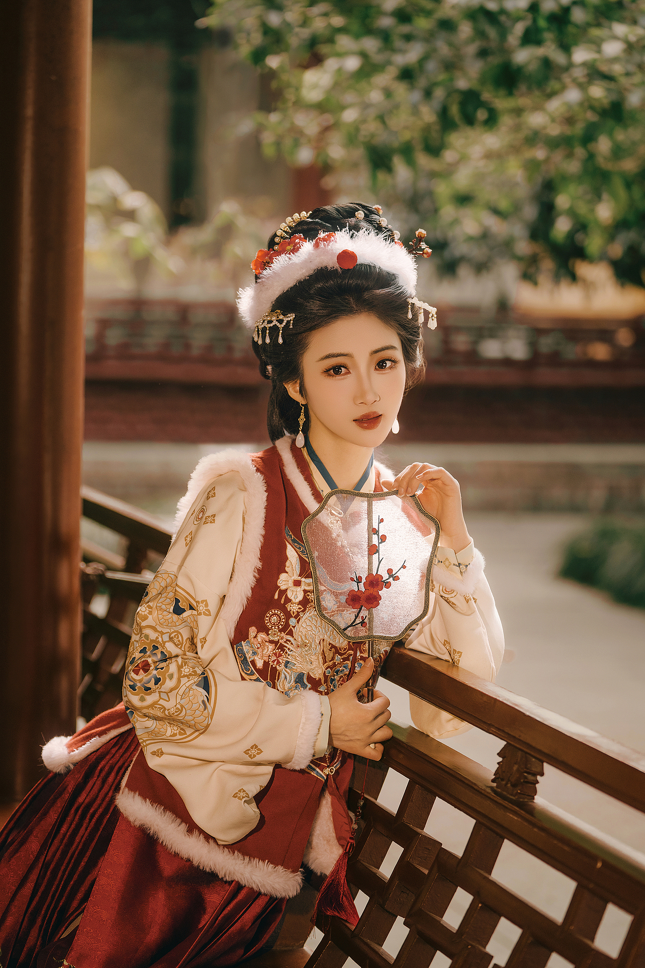 疏影横斜处,寒香暗度时