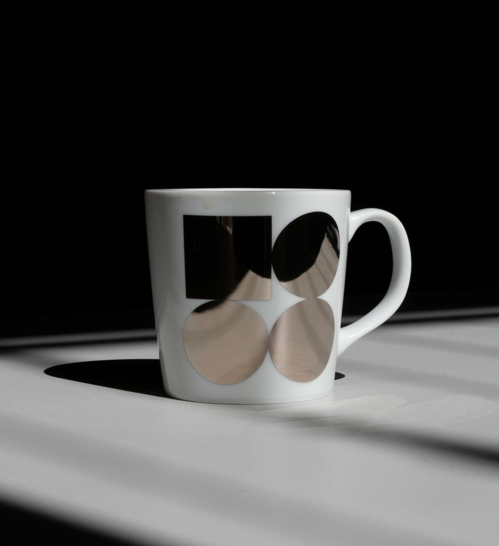 第58届卡罗维发利国际电影节logo｜365天的好设计NO.25（图ZMTUwMjQ3NDQ=） - 观点 - 站酷设计师站酷资讯原创素材 - 站酷ZCOOL